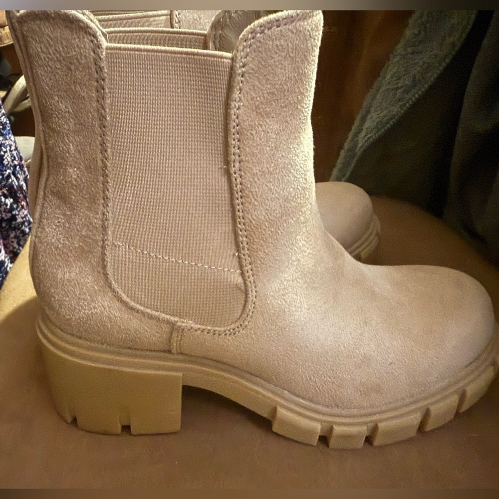 Madden girl Women's Tan Ankle Boots